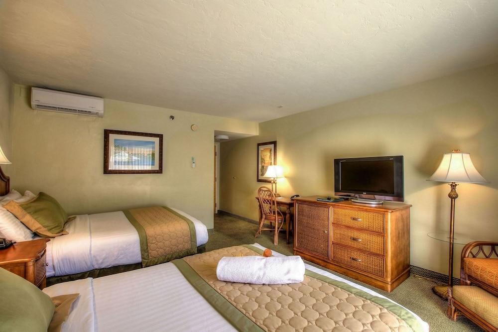 Inn Of Naples, Tapestry Collection By Hilton Exterior photo