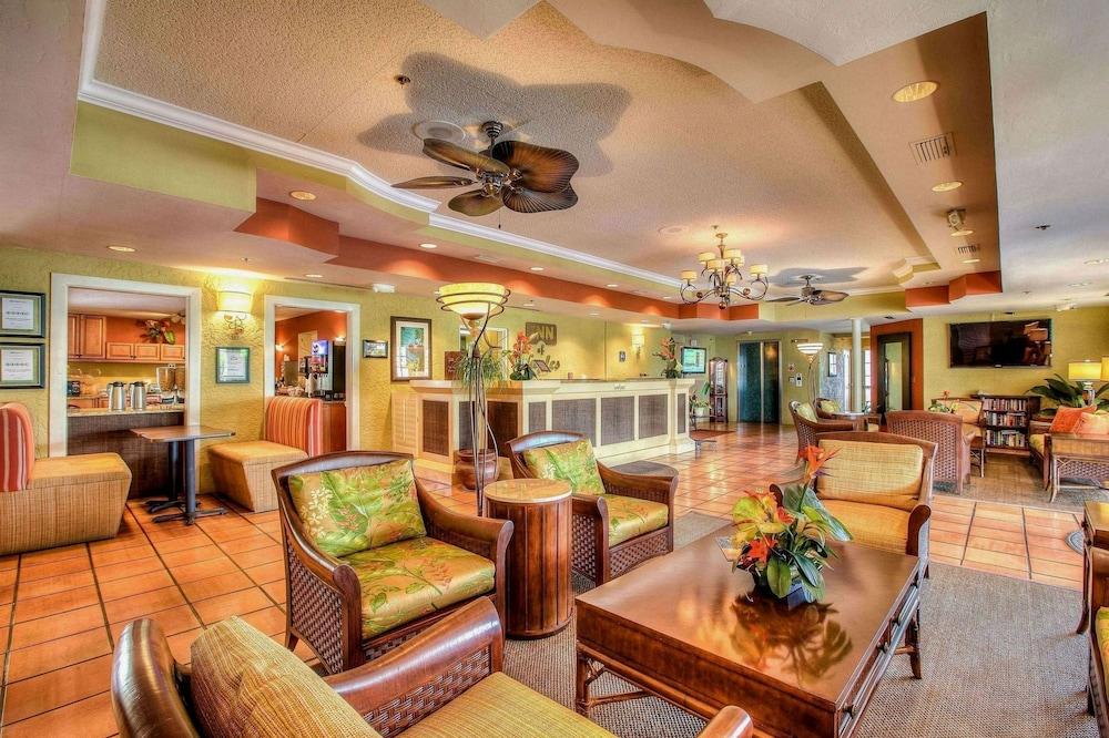 Inn Of Naples, Tapestry Collection By Hilton Exterior photo